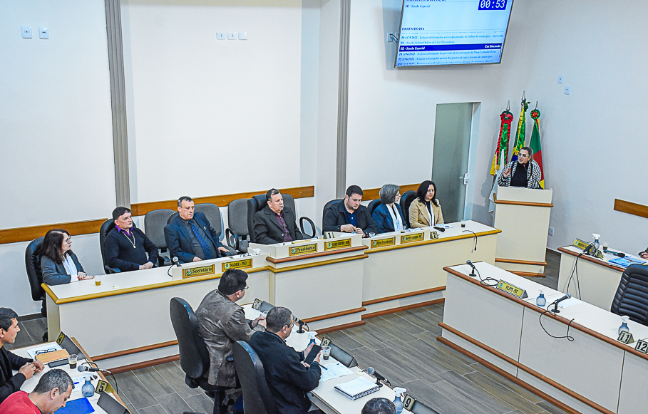  Associação dos Supervisores de Educação do RS recebe homenagem da Câmara de Vereadores
