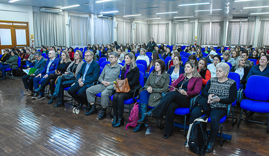 Câmara de Vereadores participa da abertura oficial do agosto Lilás