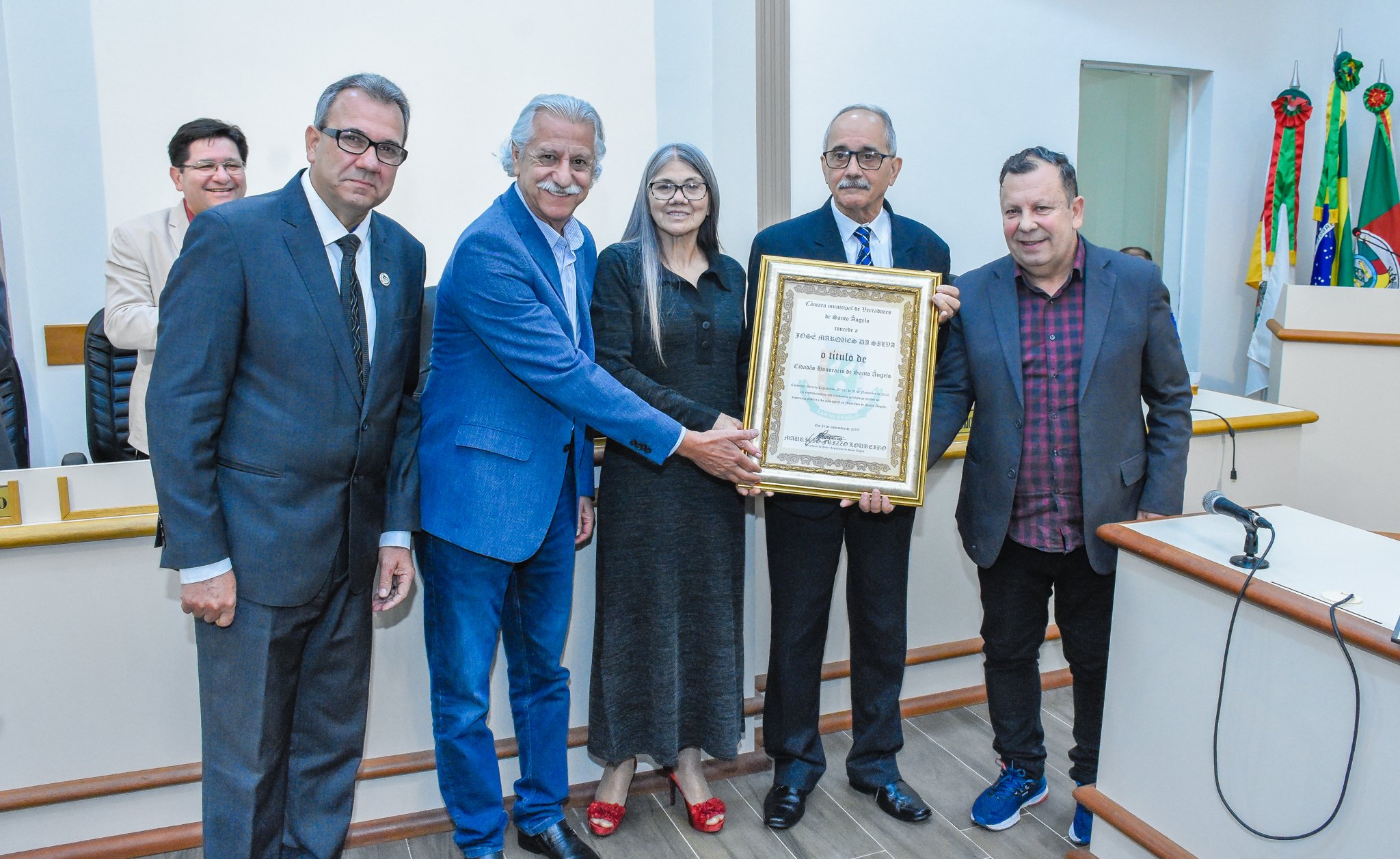  Legislativo de Santo Ângelo entrega Cidadania Honorária a José Marques da Silva