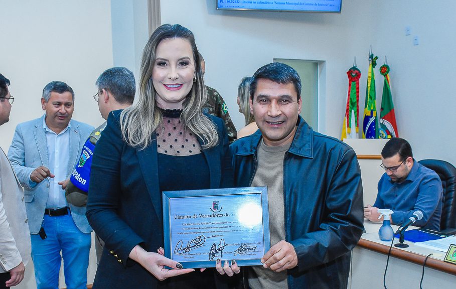Rádio Santo Ângelo recebe homenagem do Legislativo pelos 75 anos de atuação