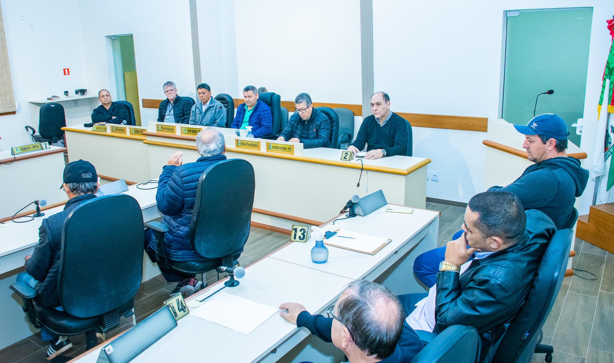 Reunião define ações de melhorias para os pontos de táxi de Santo Ângelo