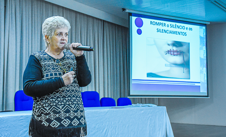 Câmara de Vereadores participa da abertura oficial do agosto Lilás
