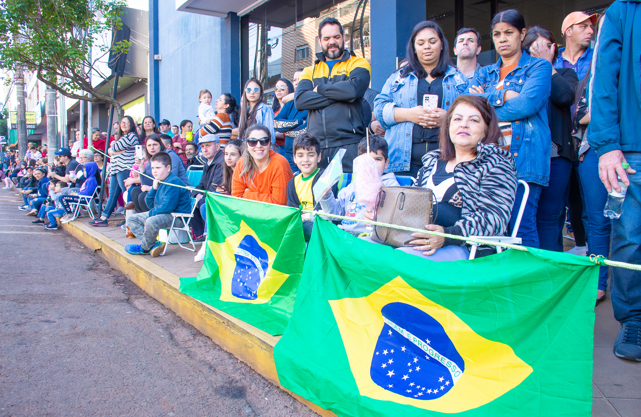 Legislativo prestigia desfile cívico celebrando os 200 anos da Independência do Brasil