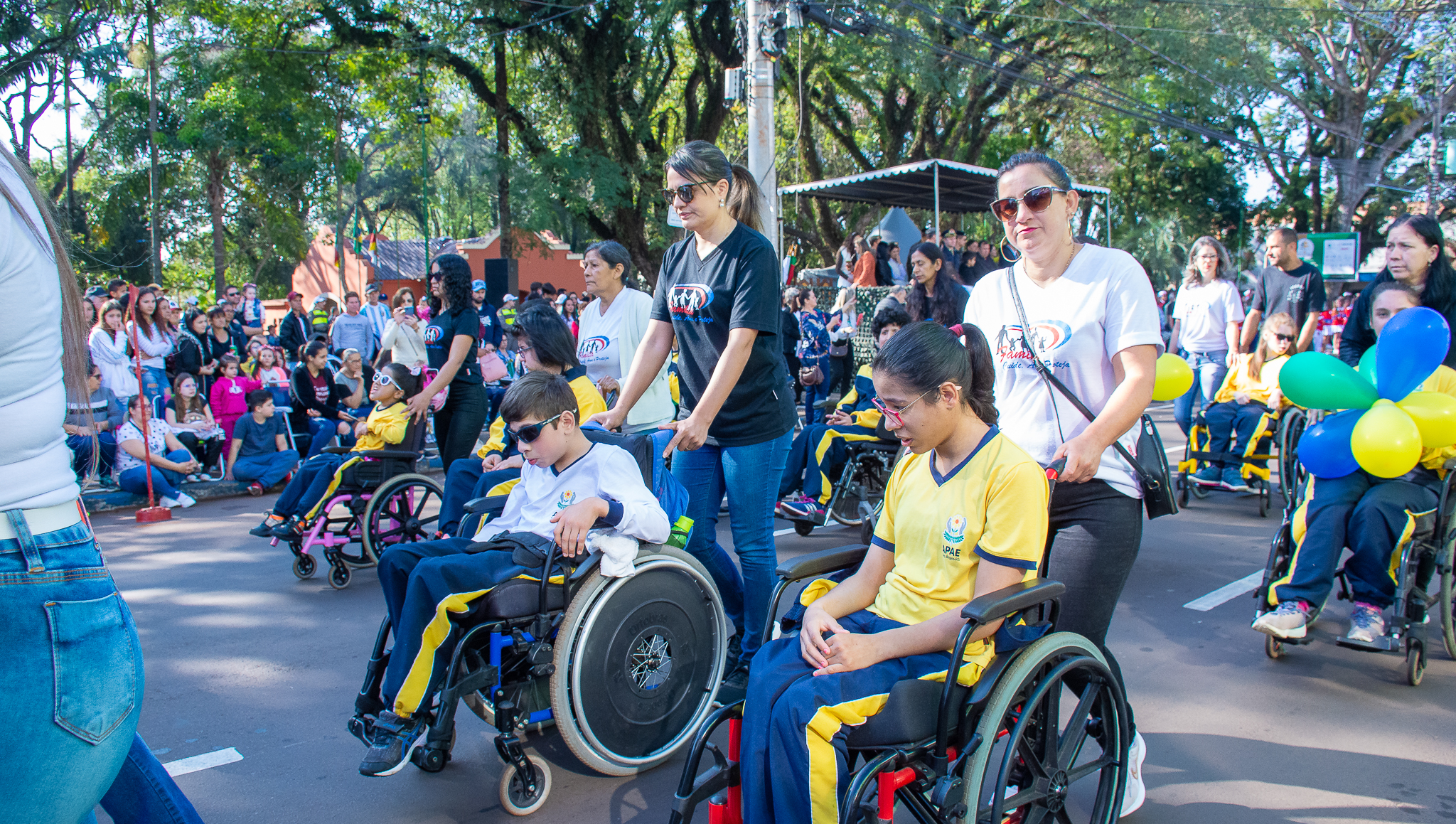 Legislativo prestigia desfile cívico celebrando os 200 anos da Independência do Brasil