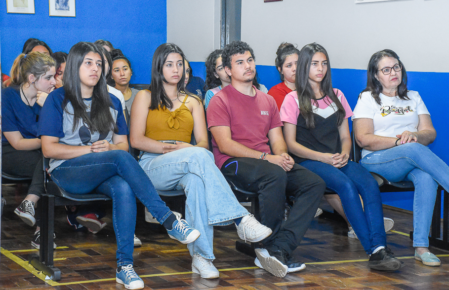 Procuradoria da Mulher realiza palestra sobre o papel da mulher na sociedade atual