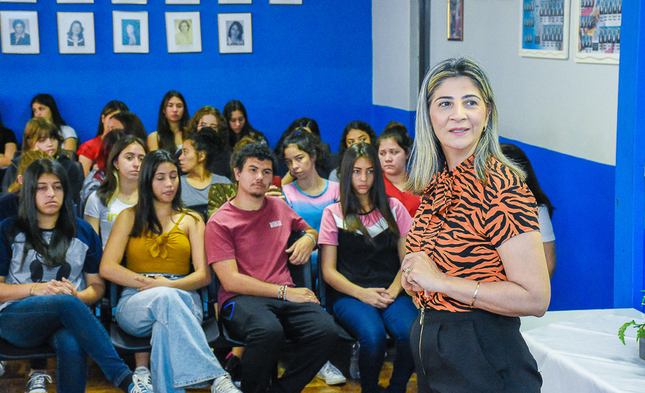 Procuradoria da Mulher realiza palestra sobre o papel da mulher na sociedade atual