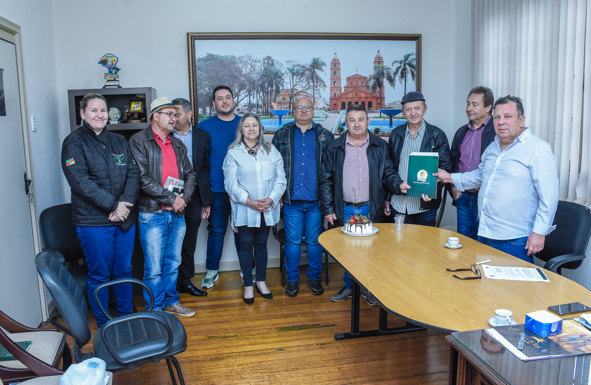 Comissão organizadora da 10ª FEAAGRI Missões realiza visita ao Legislativo 