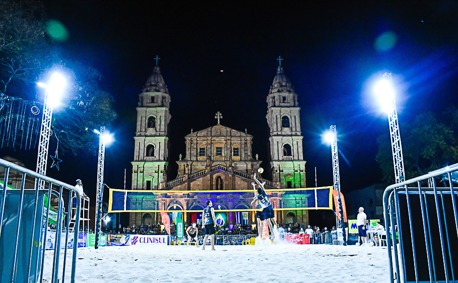 Poder Legislativo de Santo Ângelo prestigia a abertura da Copa Sul-Americana de Vôlei de Praia
