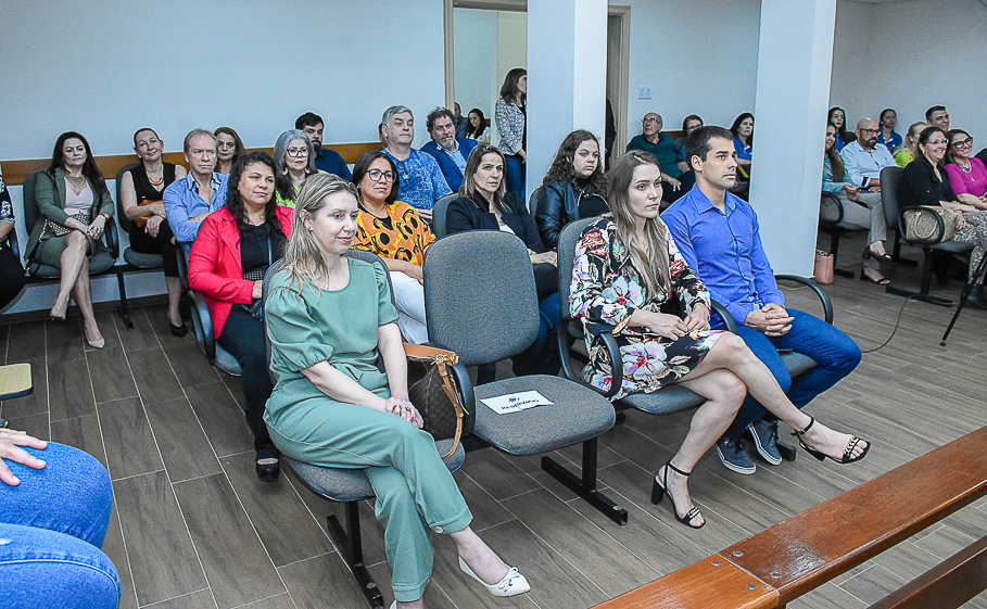 Legislativo santo angelense concede Título de Cidadão Honorário para o senhor Luís Carlos Rosa