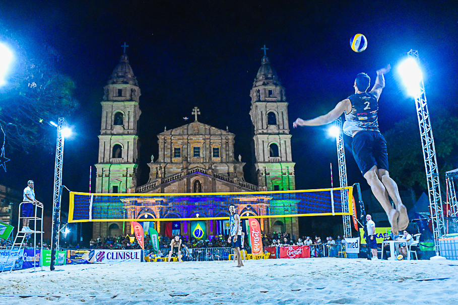 Poder Legislativo de Santo Ângelo prestigia a abertura da Copa Sul-Americana de Vôlei de Praia