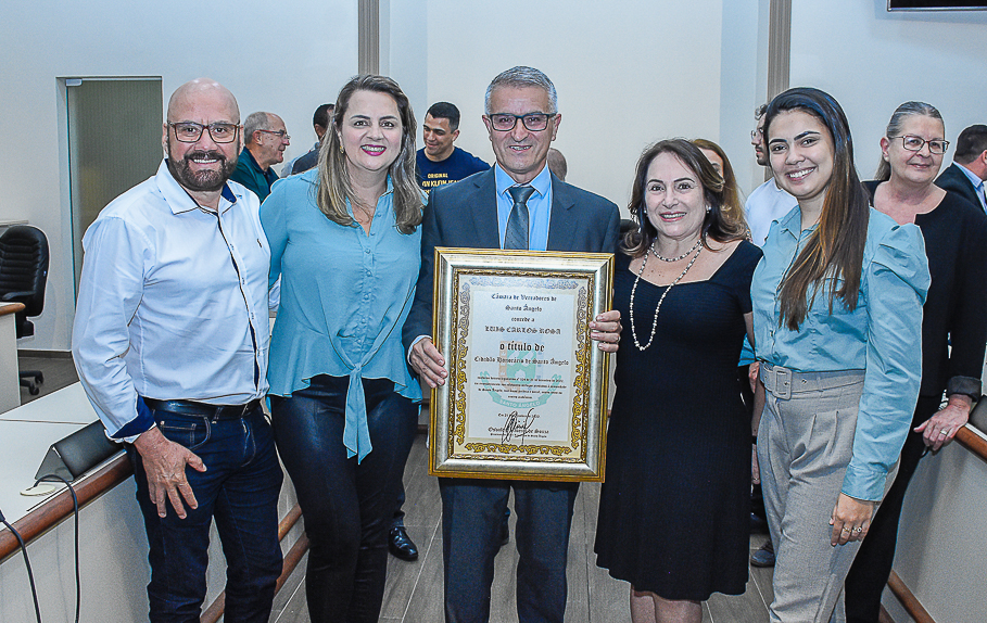Legislativo santo angelense concede Título de Cidadão Honorário para o senhor Luís Carlos Rosa