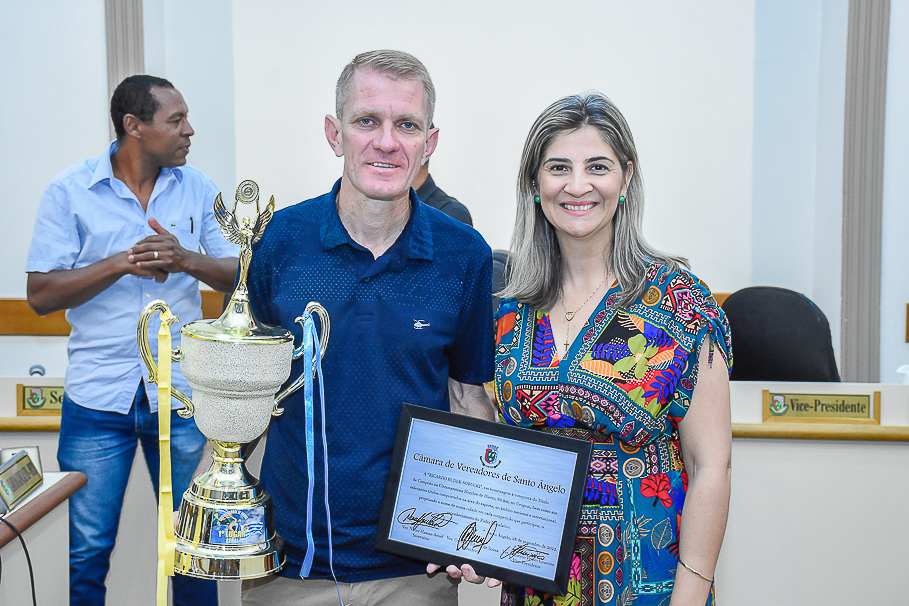 Legislativo presta homenagem ao atleta Ricardo Sobucki