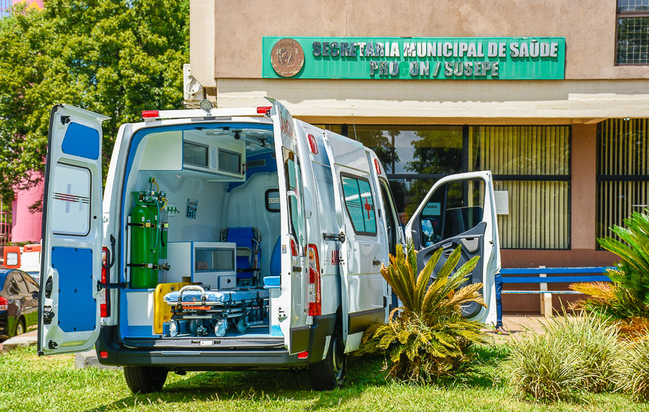 Realizada a entrega de mais um veículo para uso da Secretaria Municipal de Saúde 