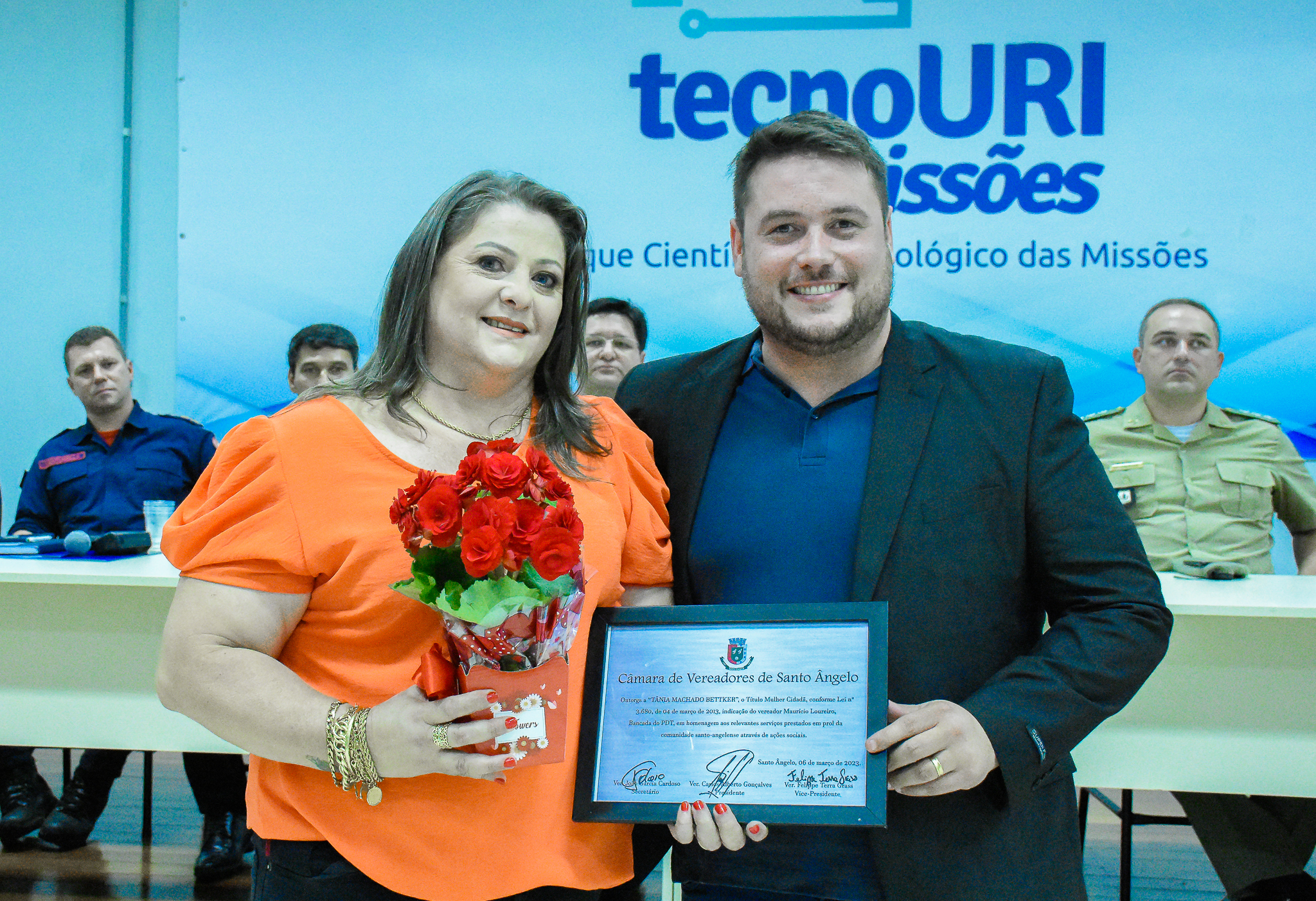 Legislativo realiza entrega do Título Mulher Cidadã para 15 mulheres, indicadas pelos vereadores da Casa