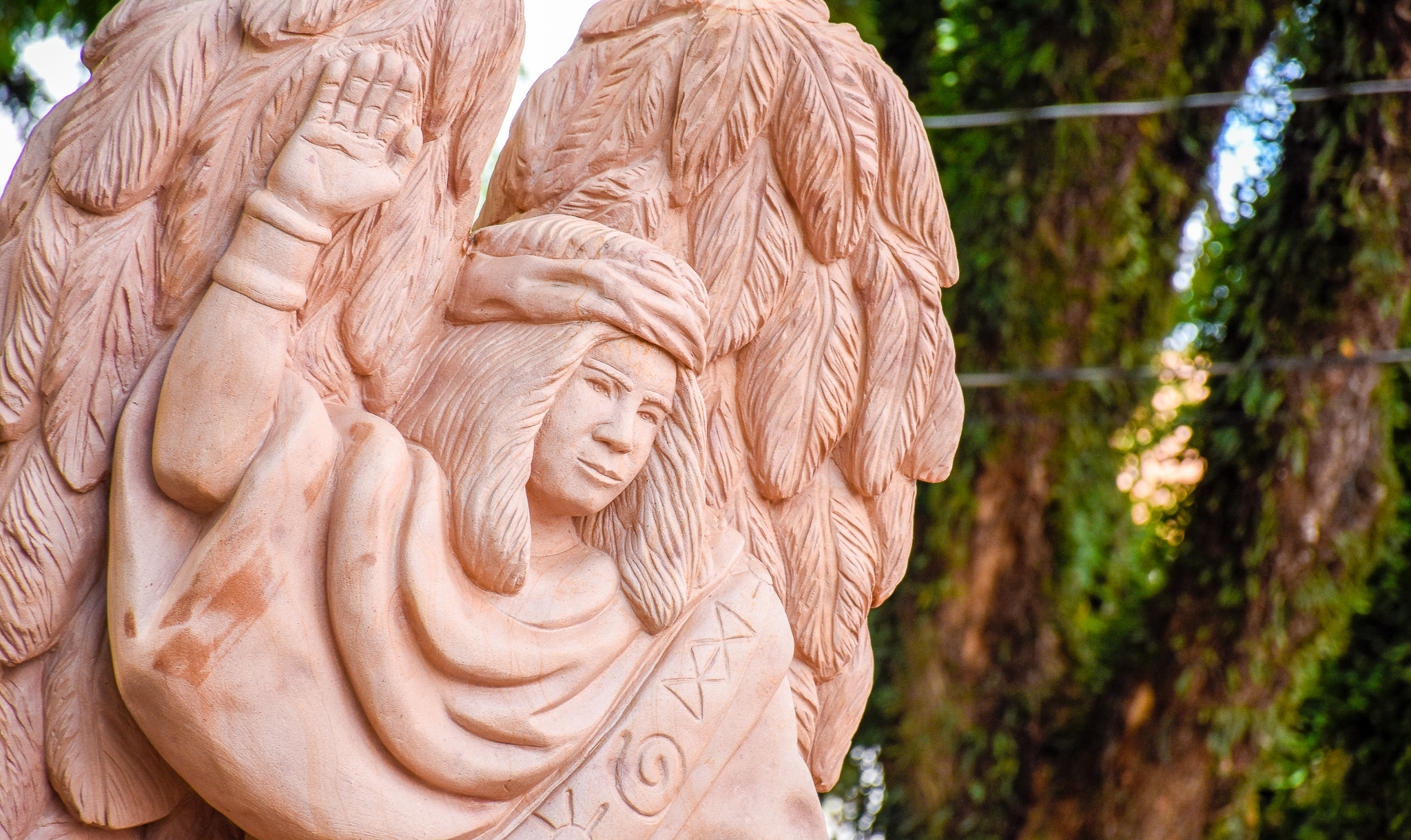 Inaugurada no último domingo, 26,  na Praça Leônidas Ribas a escultura de Santo Ângelo Custódio, o Anjo da Guarda