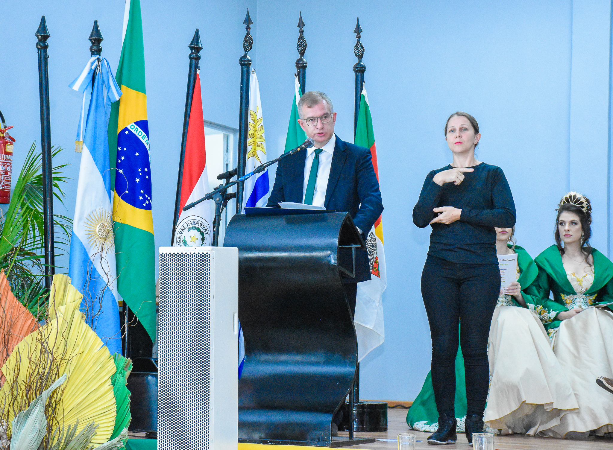 Legislativo prestigia a abertura da 20° edição da Fenamilho Internacional