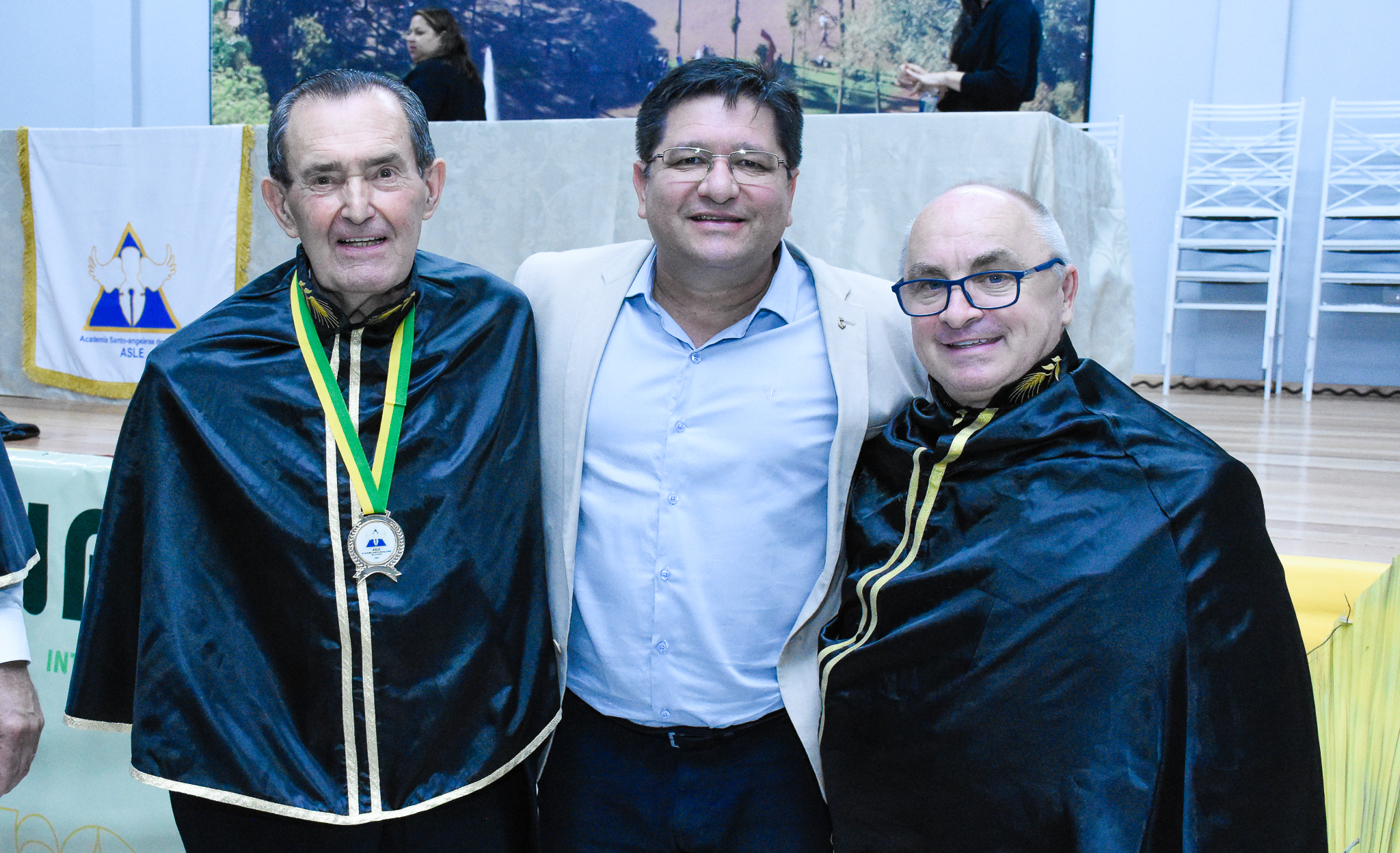 Legislativo realizou sessão especial em homenagem aos 30 anos da Academia Santo-Angelense de Letras 