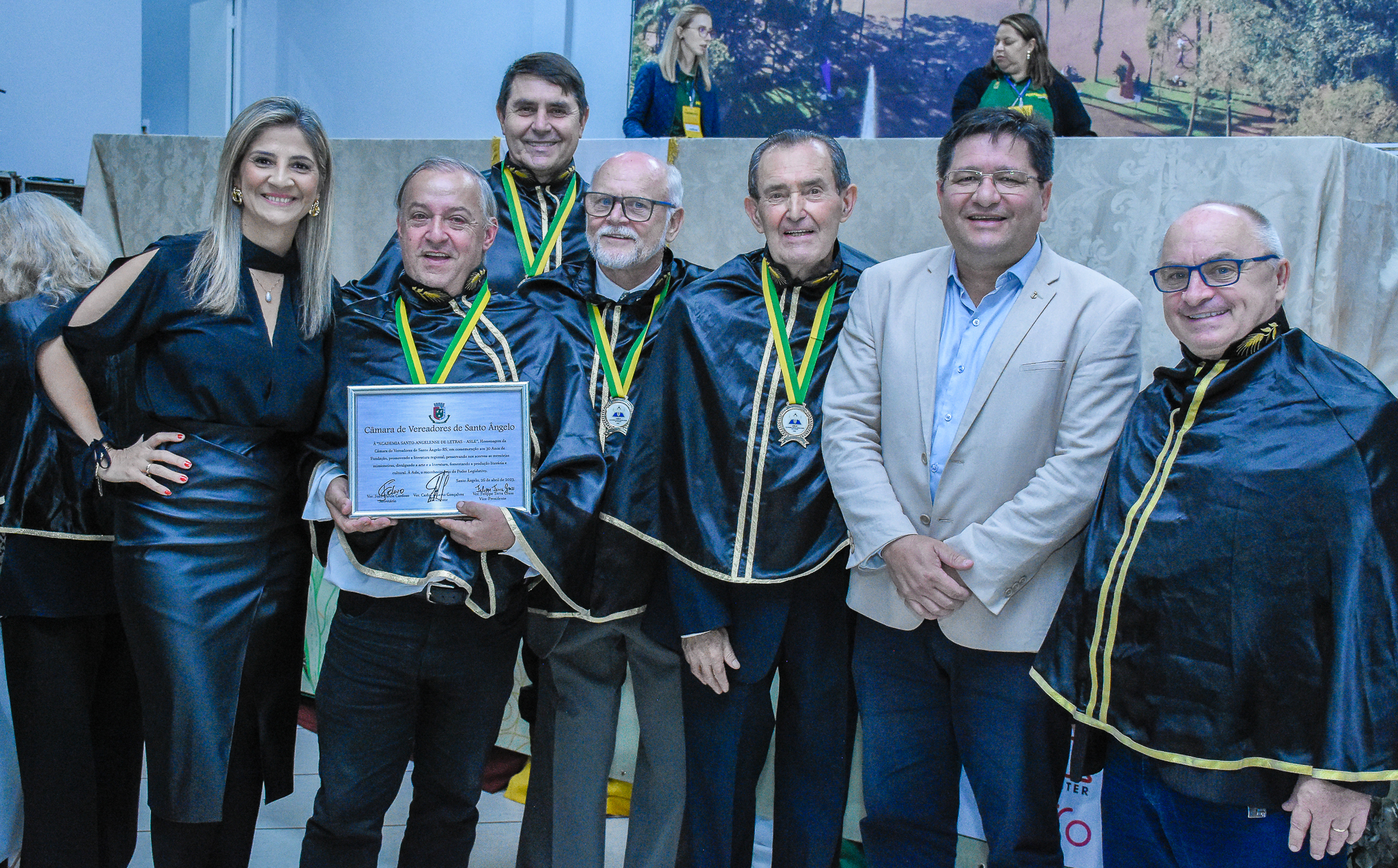 Legislativo realizou sessão especial em homenagem aos 30 anos da Academia Santo-Angelense de Letras 
