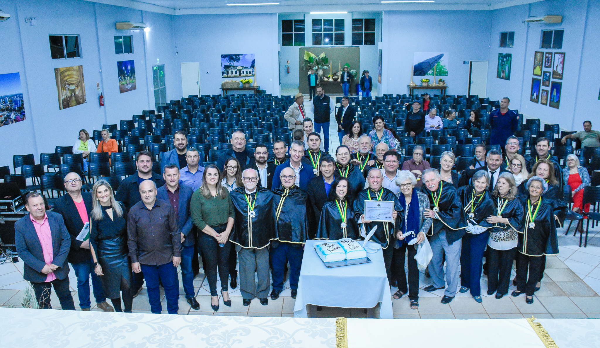 Legislativo realizou sessão especial em homenagem aos 30 anos da Academia Santo-Angelense de Letras 