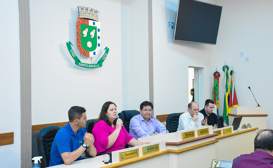 Legislativo realiza reunião pública para tratar assuntos referentes à UPA do município