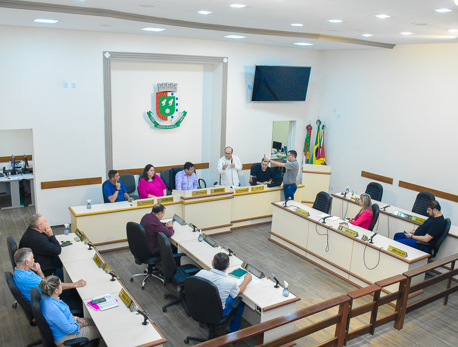 Legislativo realiza reunião pública para tratar assuntos referentes à UPA do município