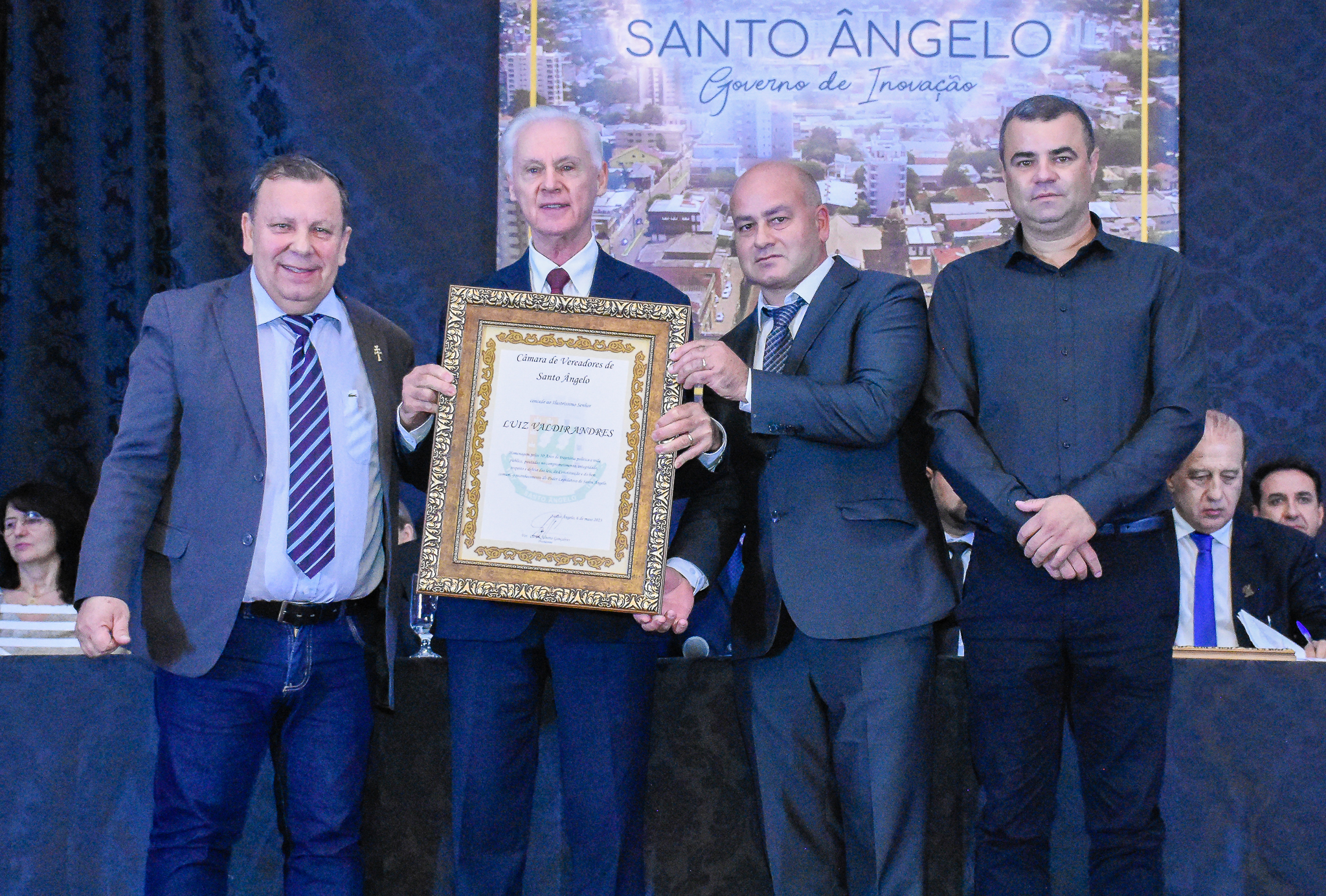 Poder Legislativo de Santo Ângelo realizou sessão solene em homenagem ao Ministro João Augusto Nardes e ex-vereadores 