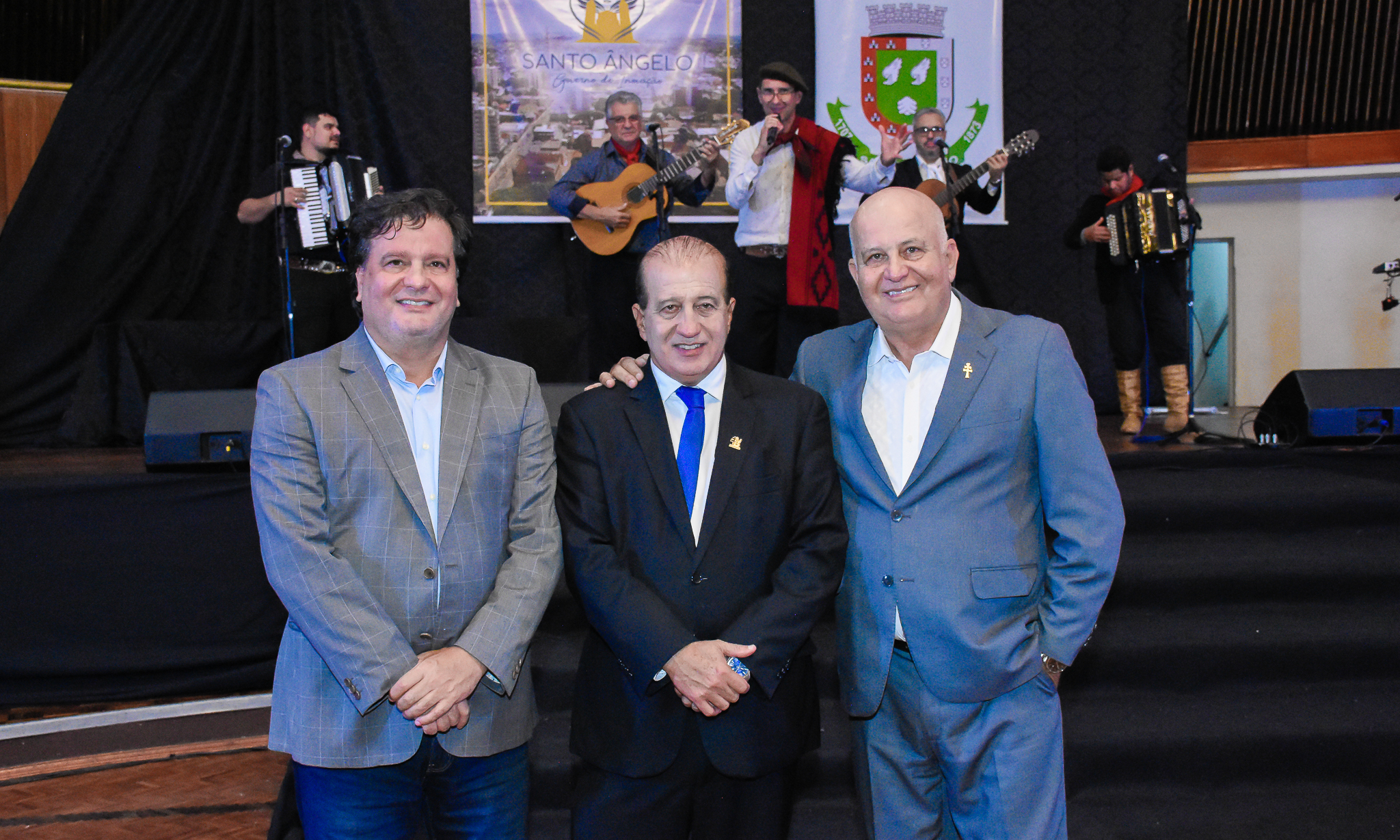 Poder Legislativo de Santo Ângelo realizou sessão solene em homenagem ao Ministro João Augusto Nardes e ex-vereadores 