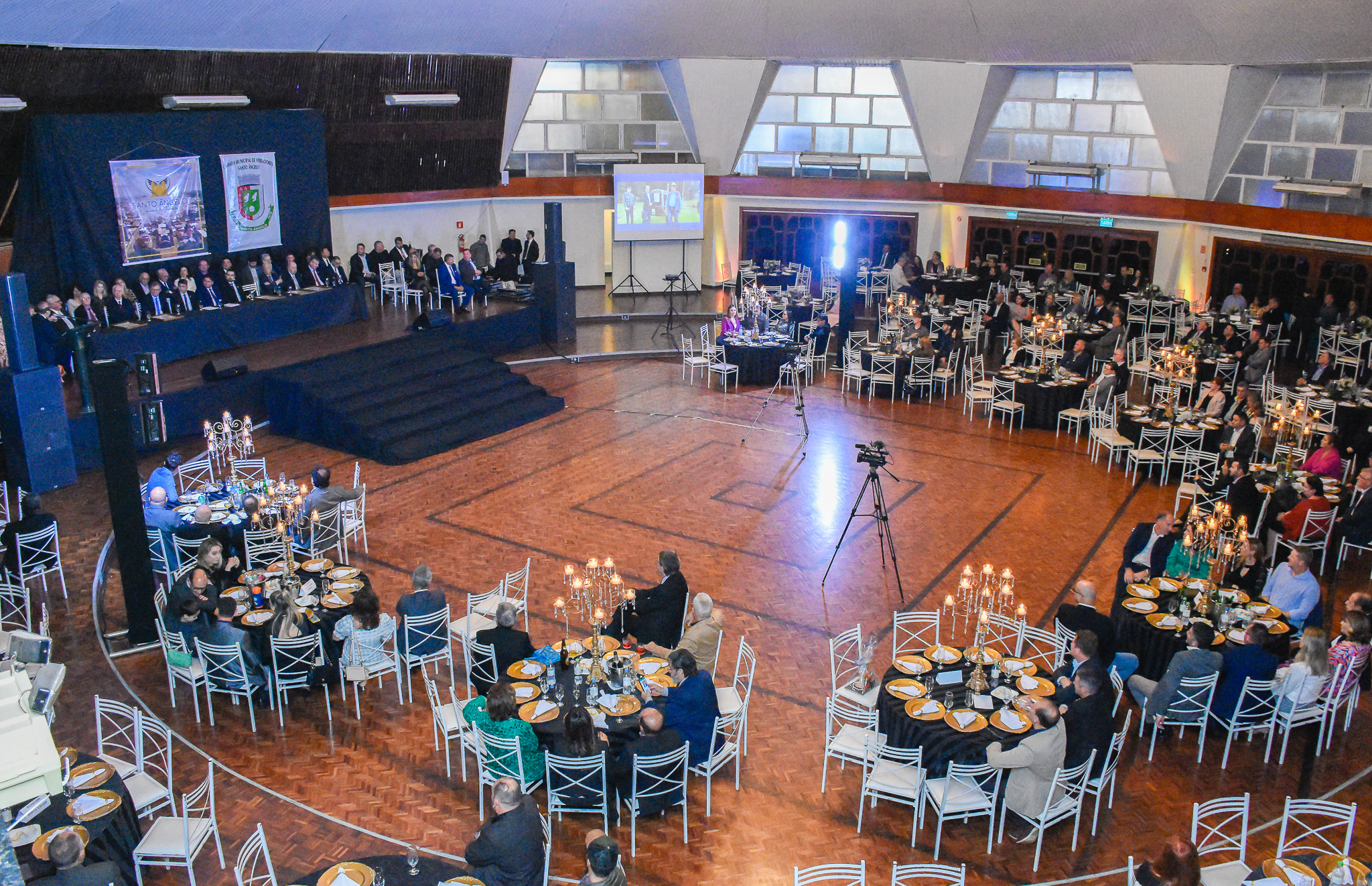 Poder Legislativo de Santo Ângelo realizou sessão solene em homenagem ao Ministro João Augusto Nardes e ex-vereadores 