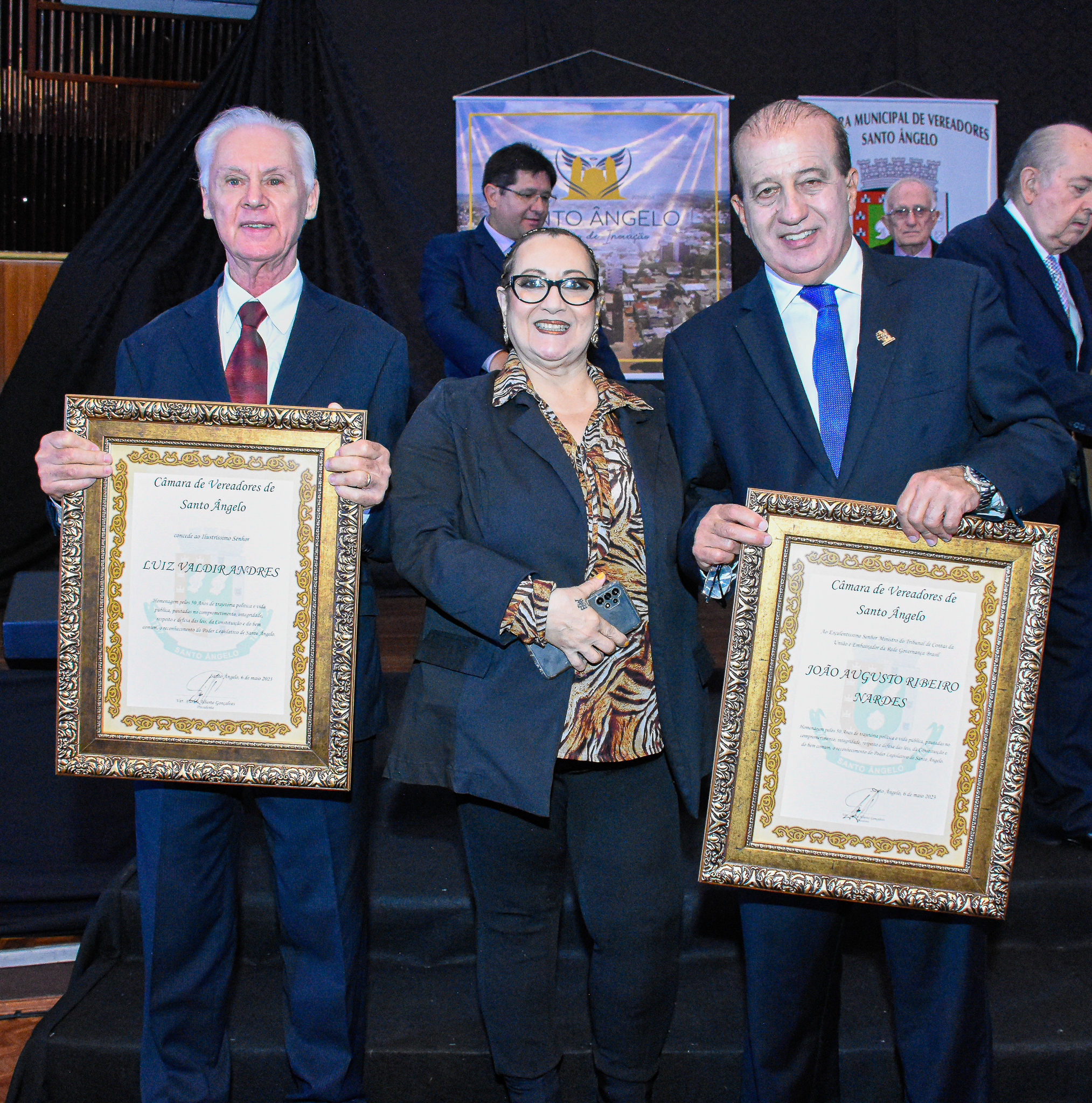 Poder Legislativo de Santo Ângelo realizou sessão solene em homenagem ao Ministro João Augusto Nardes e ex-vereadores 