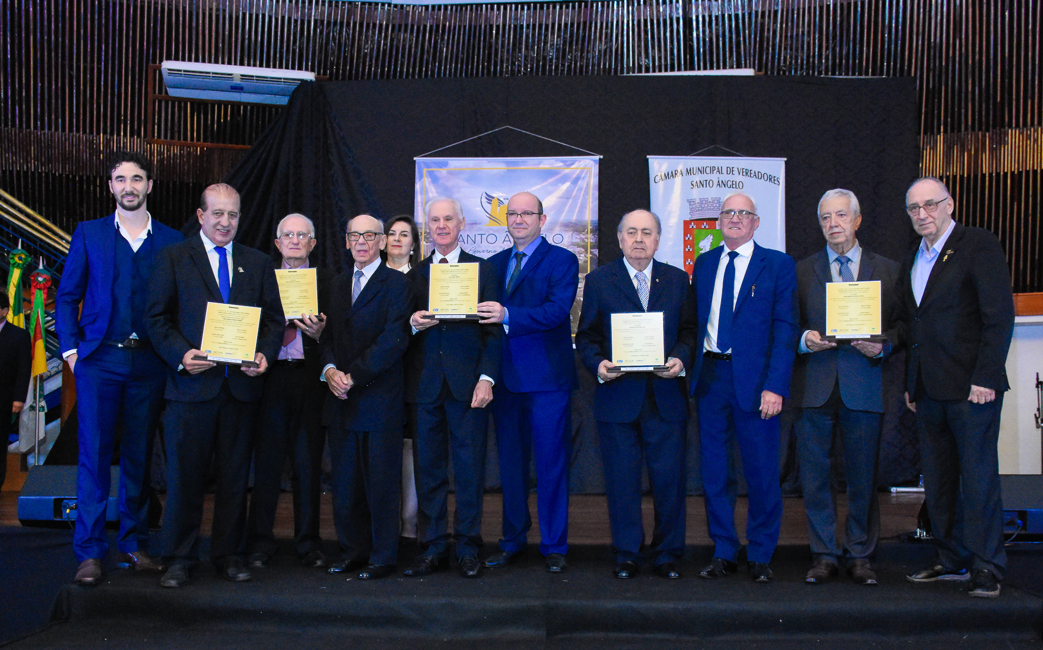 Poder Legislativo de Santo Ângelo realizou sessão solene em homenagem ao Ministro João Augusto Nardes e ex-vereadores 