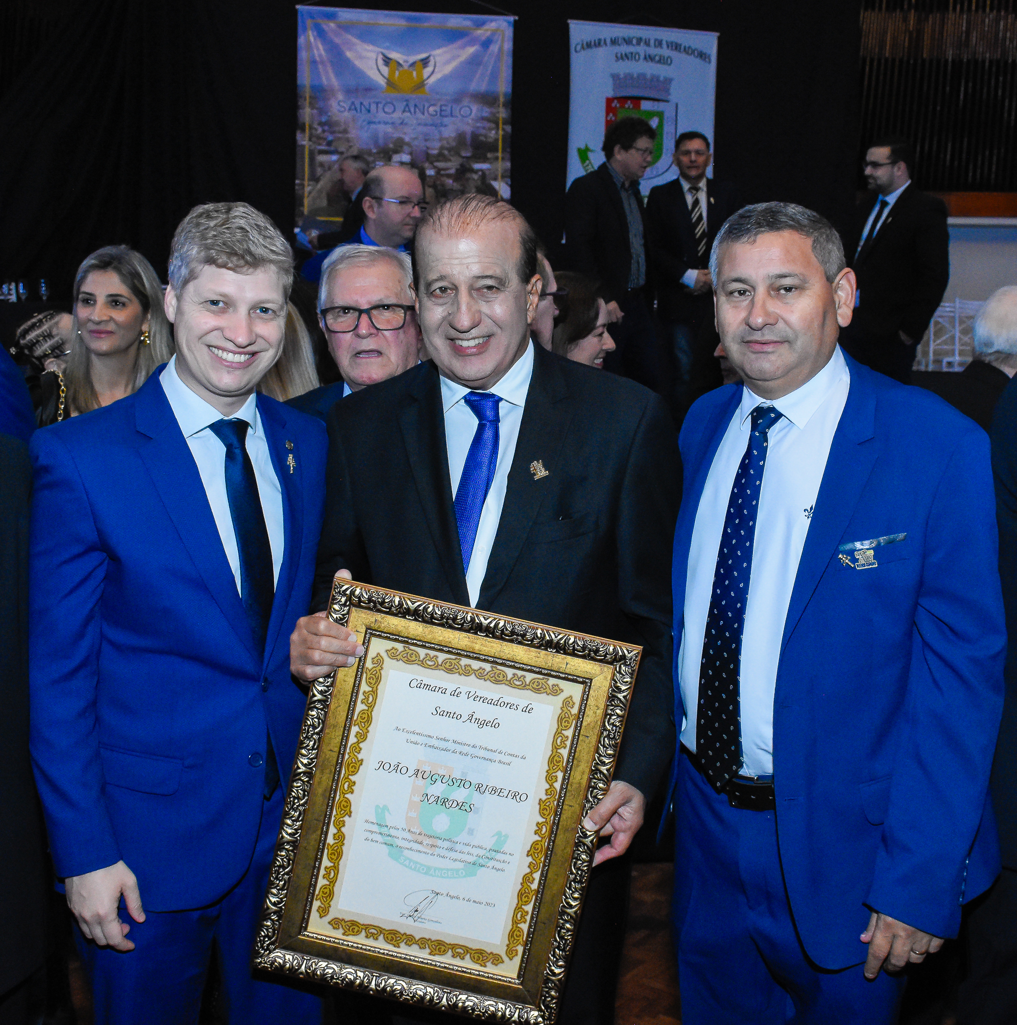 Poder Legislativo de Santo Ângelo realizou sessão solene em homenagem ao Ministro João Augusto Nardes e ex-vereadores 