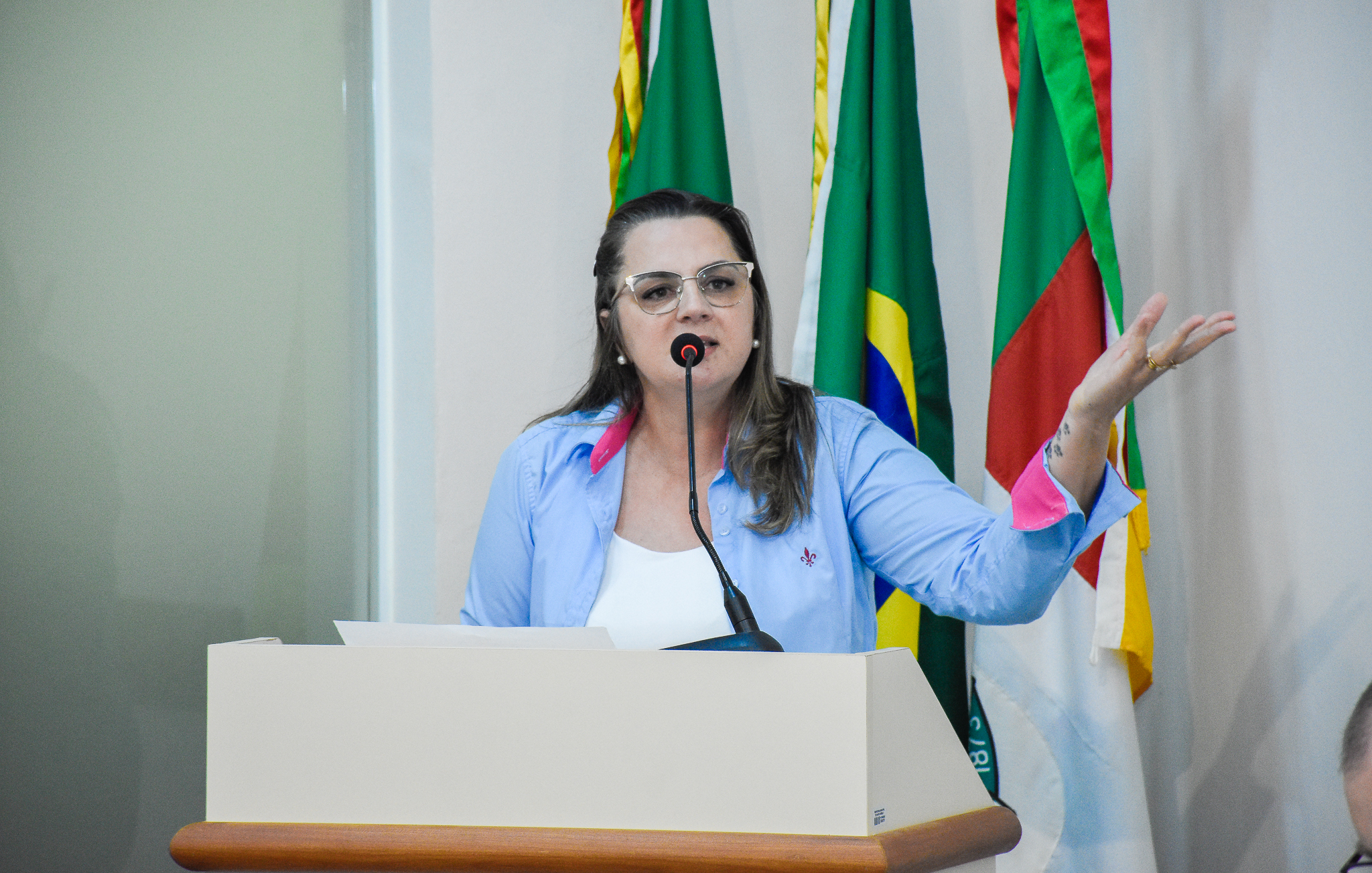 Aprovada em plenário moção a favor do piso nacional dos profissionais da enfermagem