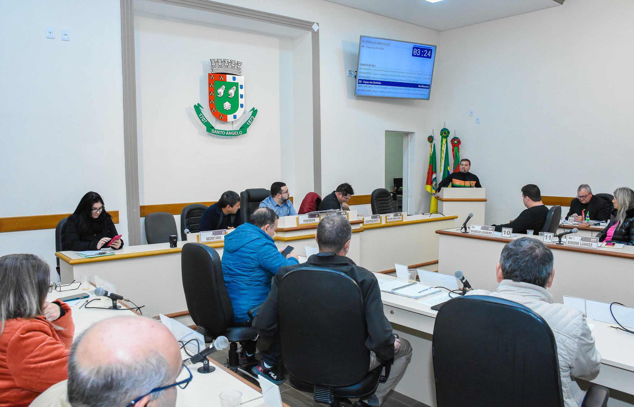 Alex Klaic representante da Associação Entre-Ijuís Futsal fez uso do espaço destinado às entidades