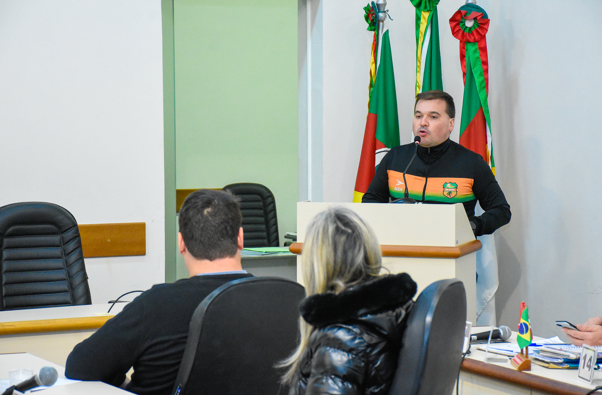 Alex Klaic representante da Associação Entre-Ijuís Futsal fez uso do espaço destinado às entidades