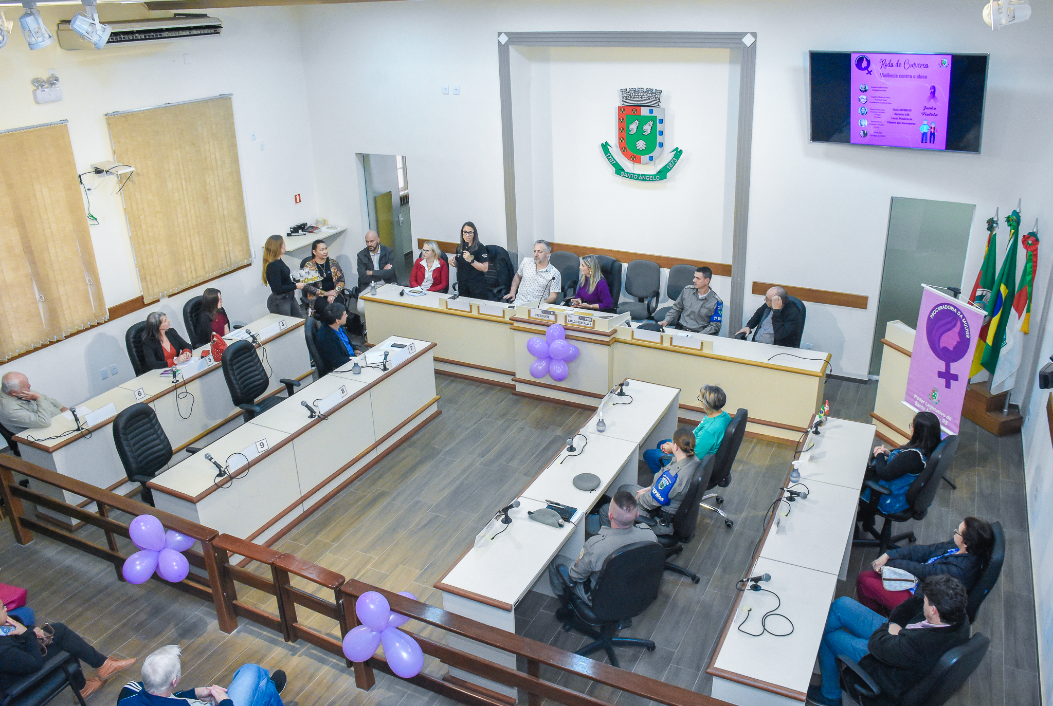 Procuradoria da Mulher através do Poder Legislativo realizou uma roda de conversa sobre a campanha Junho Violeta