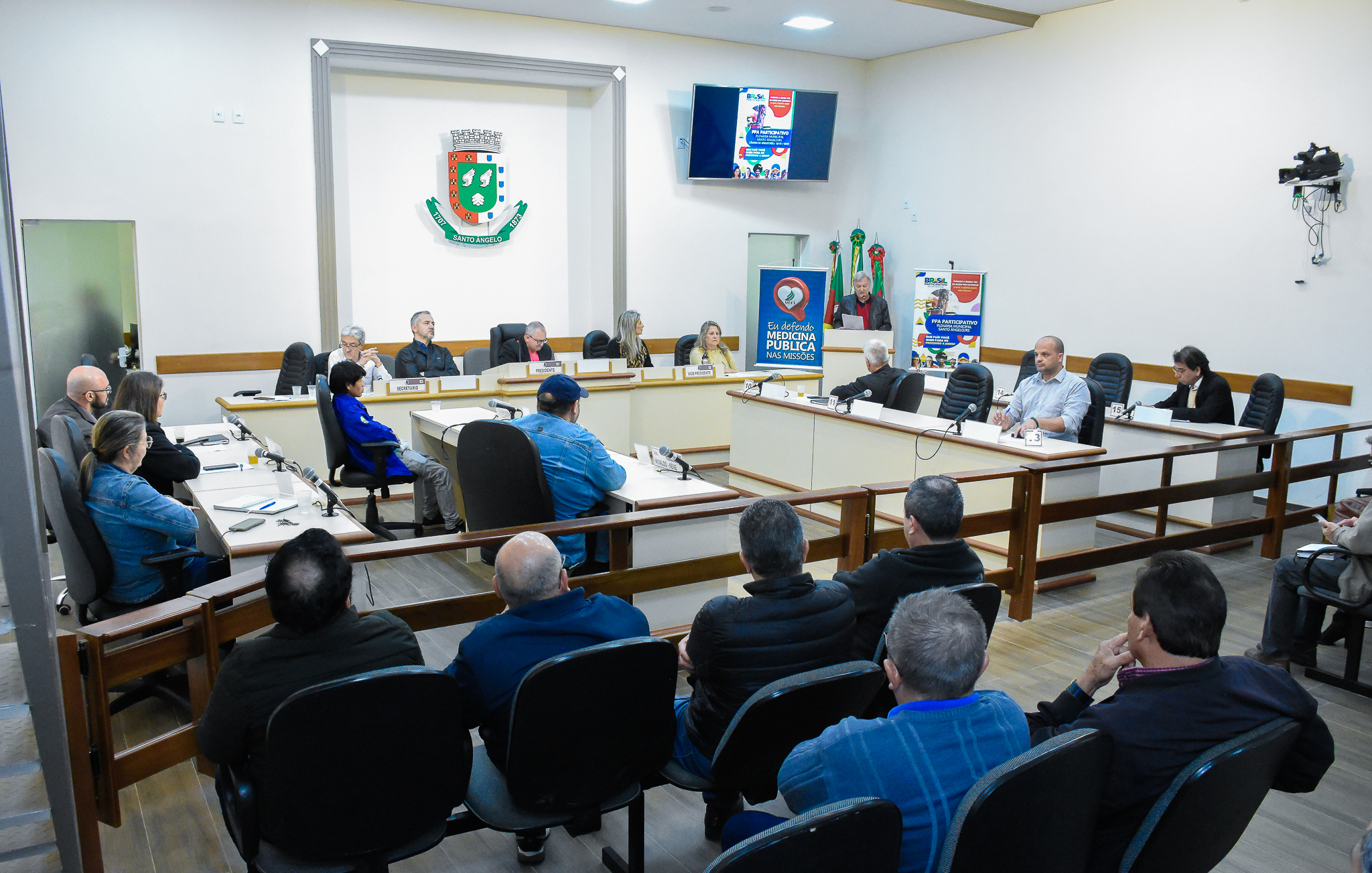 Realizada a Plenária Municipal pela implementação do curso Público de medicina 