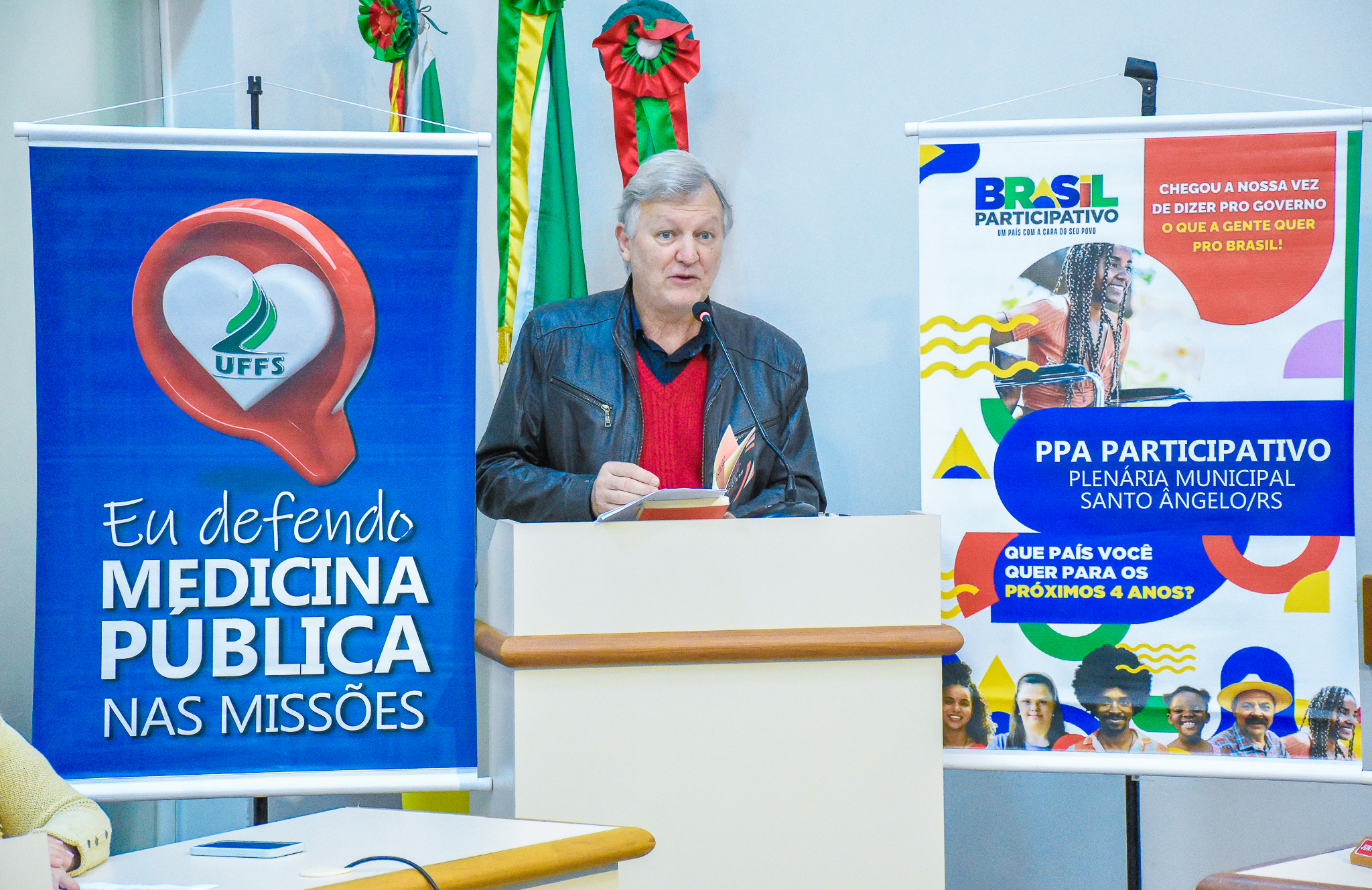 Realizada a Plenária Municipal pela implementação do curso Público de medicina 
