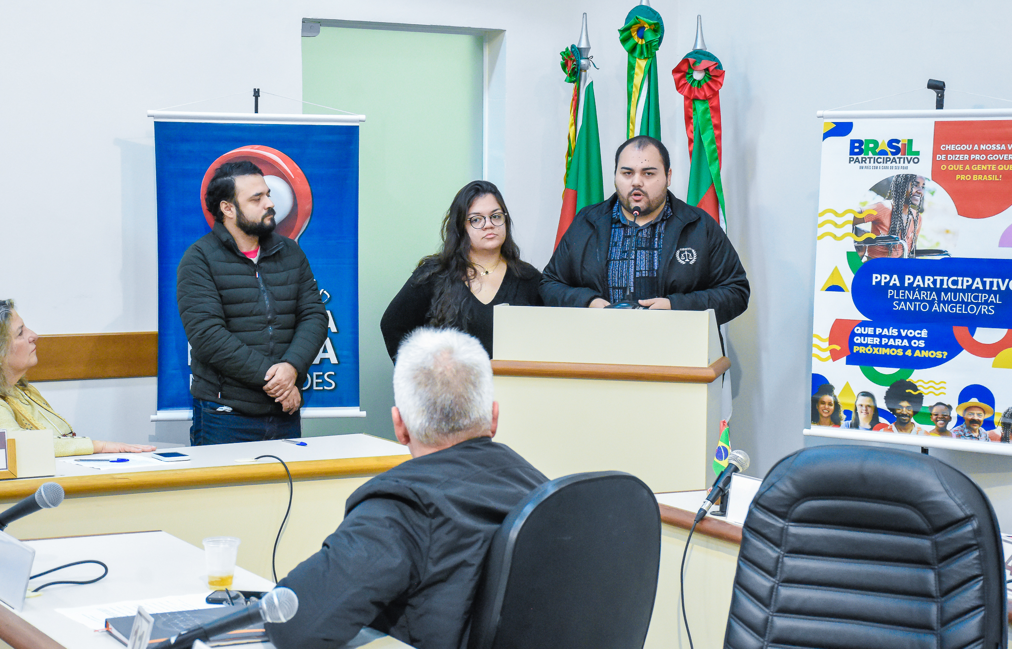 Realizada a Plenária Municipal pela implementação do curso Público de medicina 