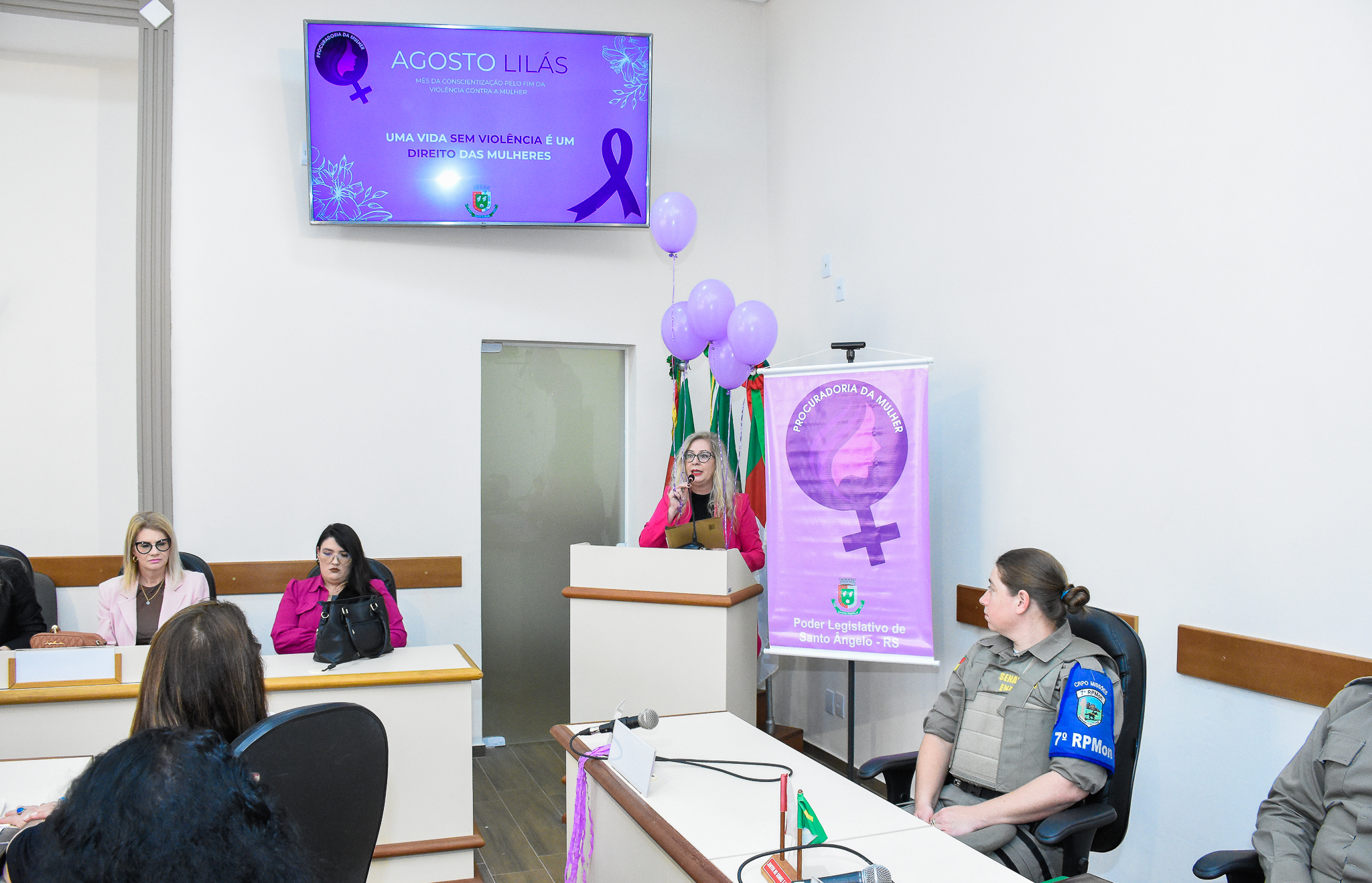 Procuradoria da Mulher através do Poder Legislativo realiza seminário sobre a campanha Agosto Lilás