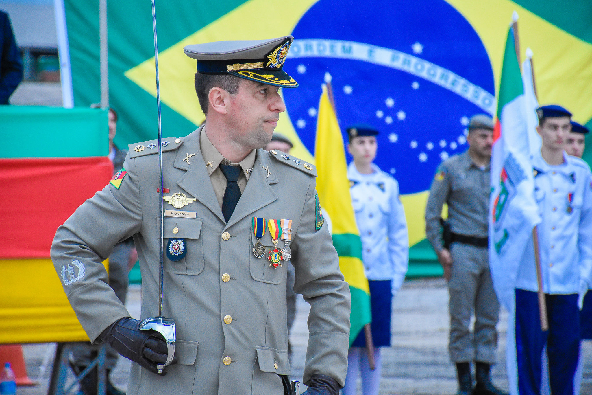 Presidente do Legislativo  Carlos Gonçalves prestigiou a solenidade de troca de comando do 7º RPMon