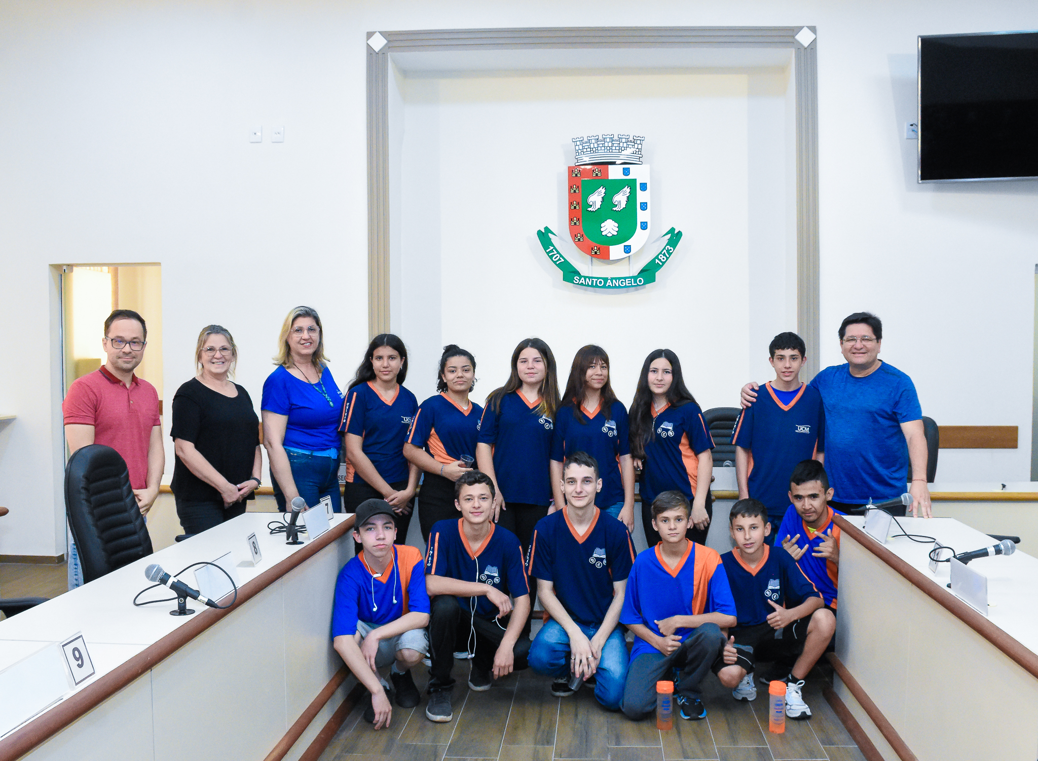 Alunos do 9º ano da Escola Unírio Carrera Machado - CIEP visitaram as dependências da Câmara de Vereadores