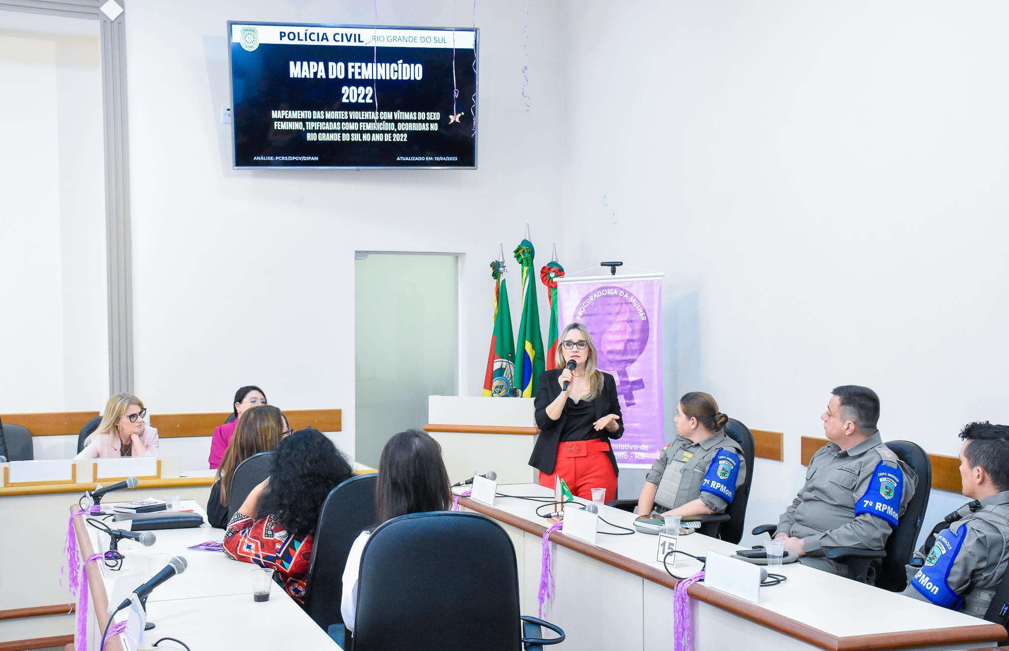 Procuradoria da Mulher através do Poder Legislativo realiza seminário sobre a campanha Agosto Lilás
