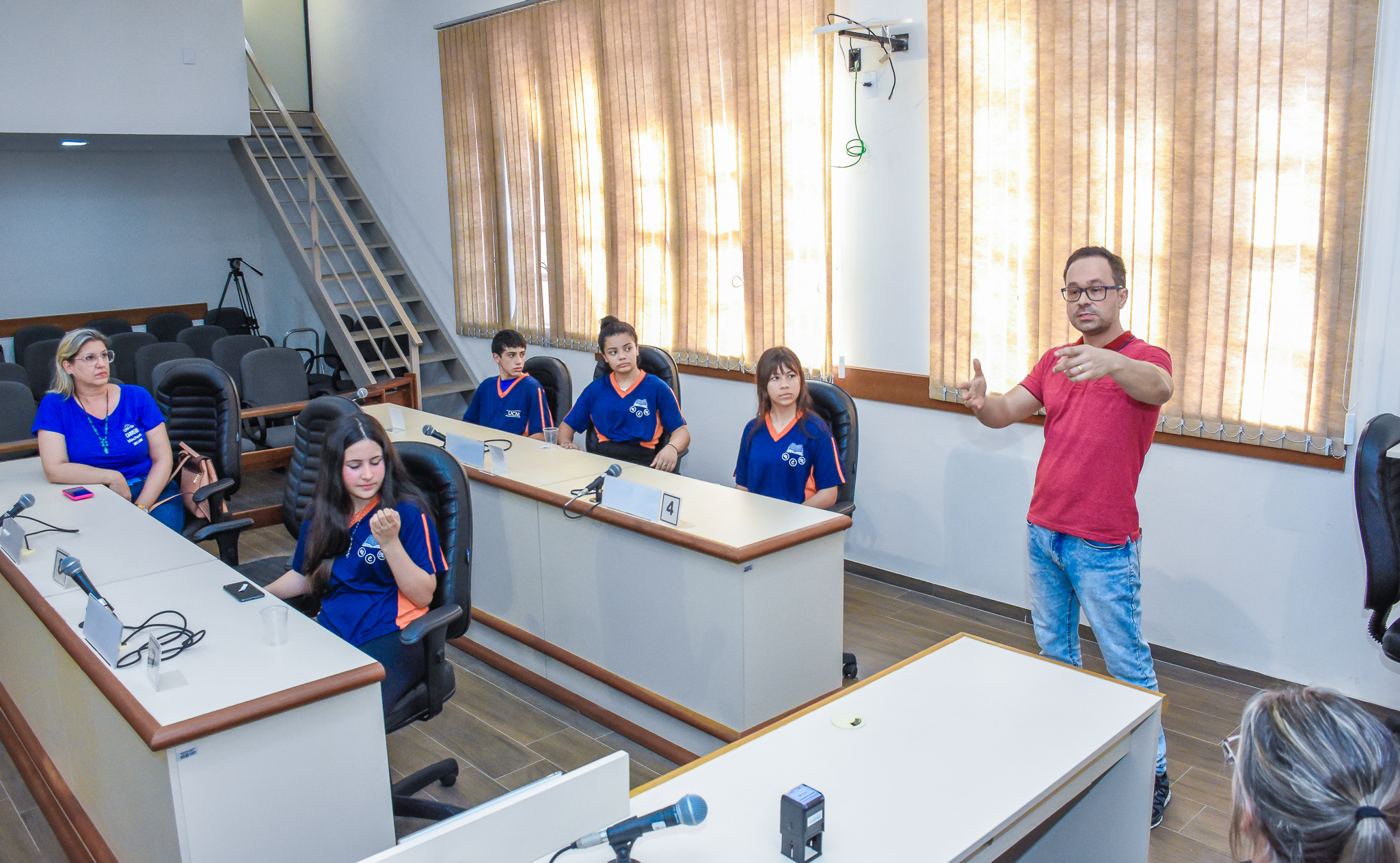 Alunos do 9º ano da Escola Unírio Carrera Machado - CIEP visitaram as dependências da Câmara de Vereadores