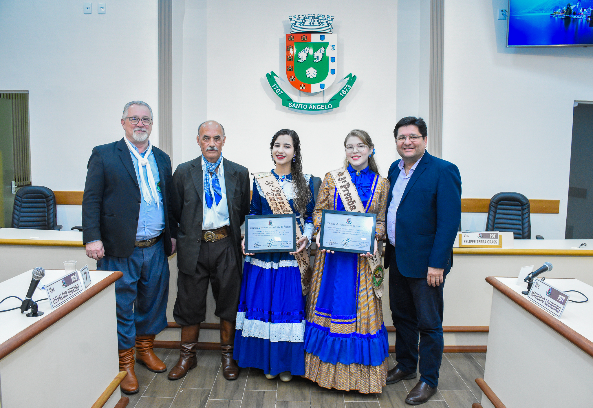 Realizada sessão especial em homenagem às vencedoras da 52ª e 53ª Ciranda Cultural de Prendas