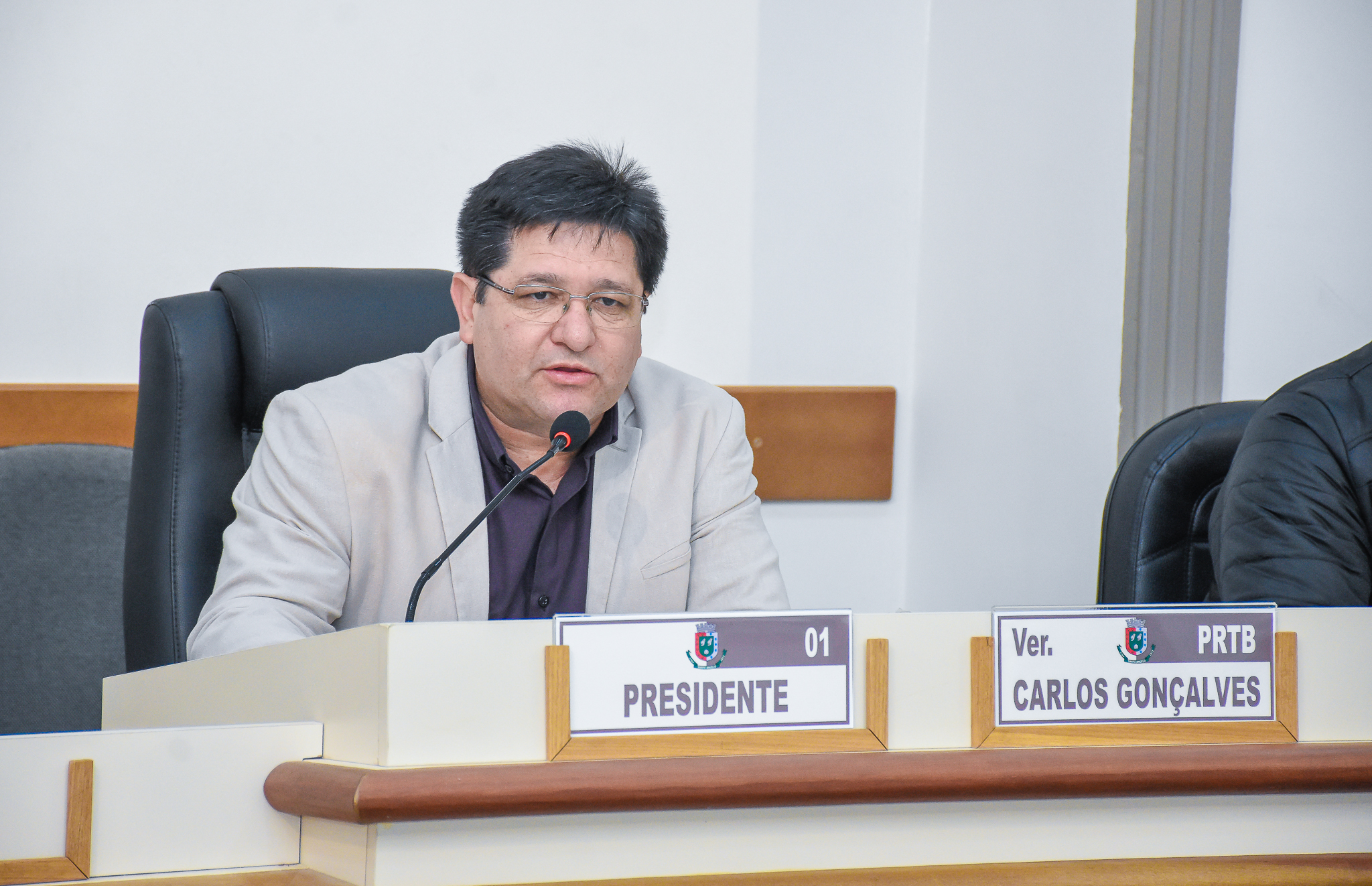 Legislativo realiza audiência pública com a CORSAN para tratar sobre a recuperação do asfalto na Rua Ernesto Dornelles 