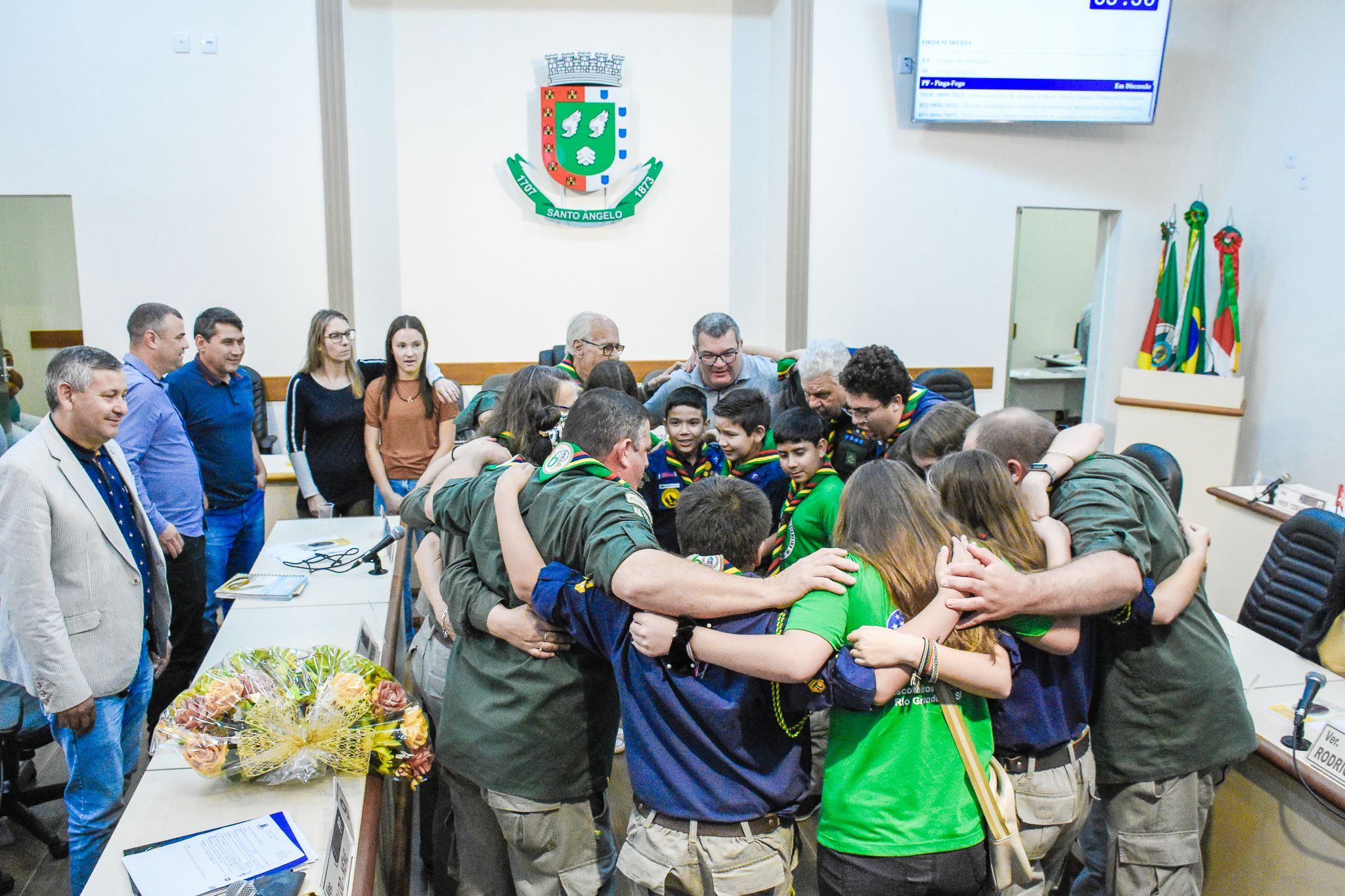 Poder Legislativo de Santo Ângelo realizou homenagem aos 60 anos do Grupo Escoteiro Medianeira 100RS