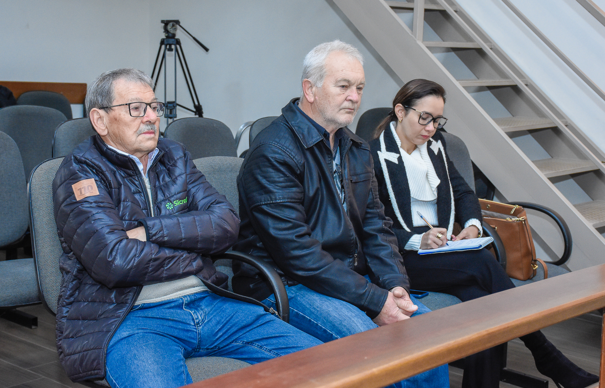 Legislativo realiza audiência pública com a CORSAN para tratar sobre a recuperação do asfalto na Rua Ernesto Dornelles 