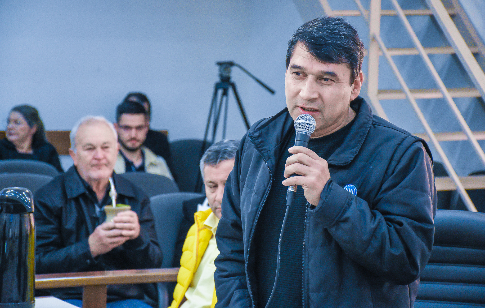 Legislativo realiza audiência pública com a CORSAN para tratar sobre a recuperação do asfalto na Rua Ernesto Dornelles 