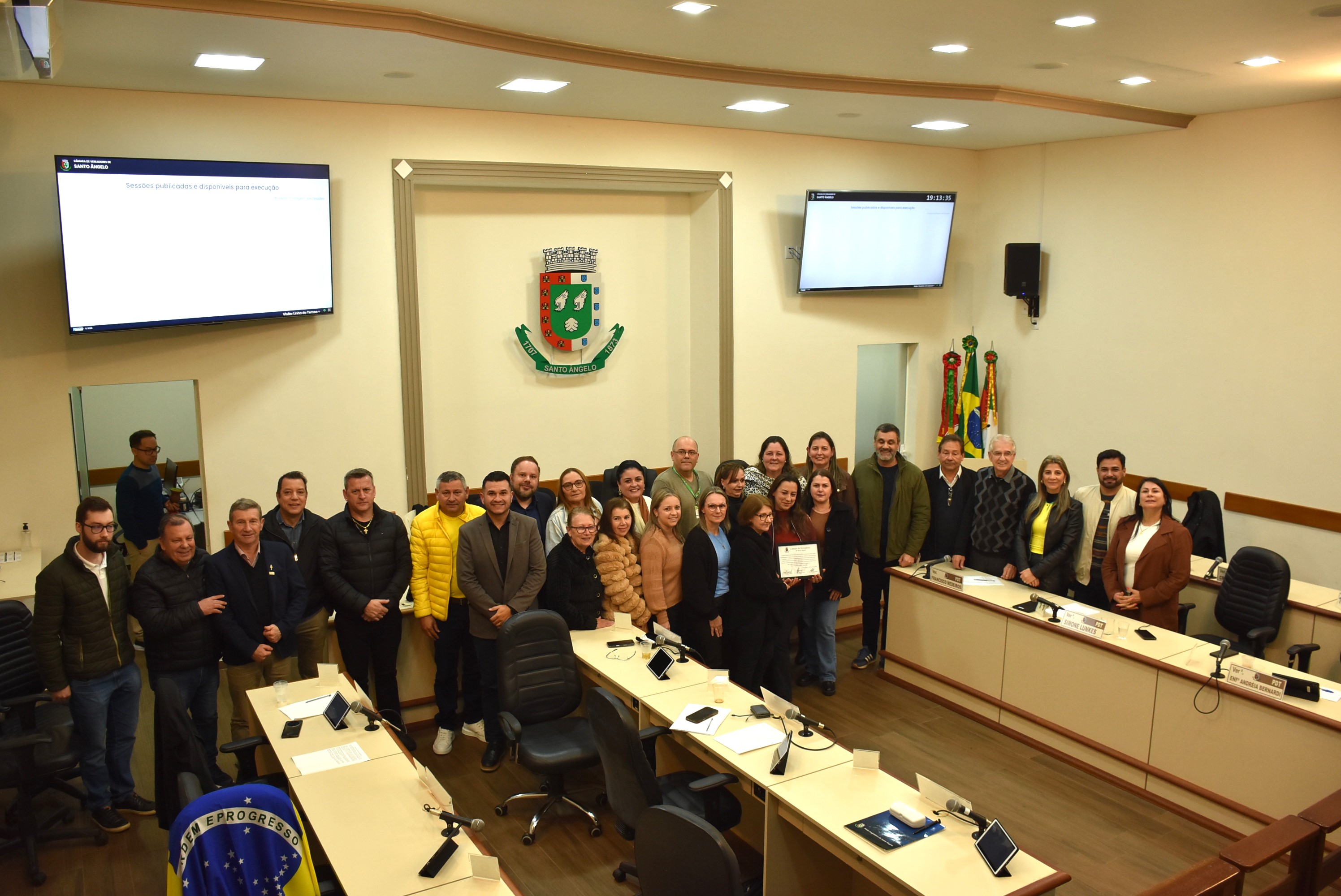 Câmara de Vereadores presta homenagem às vacinadoras de Santo Ângelo por conquista do Selo Prata estadual