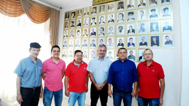 Presidentes da 27&ordf; legislatura passam a integrar Galeria de Fotos da C&acirc;mara de Vereadores de Santo &Acirc;ngelo